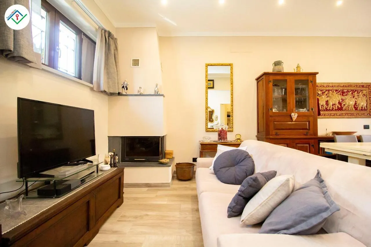 Lucca Mira Apartment