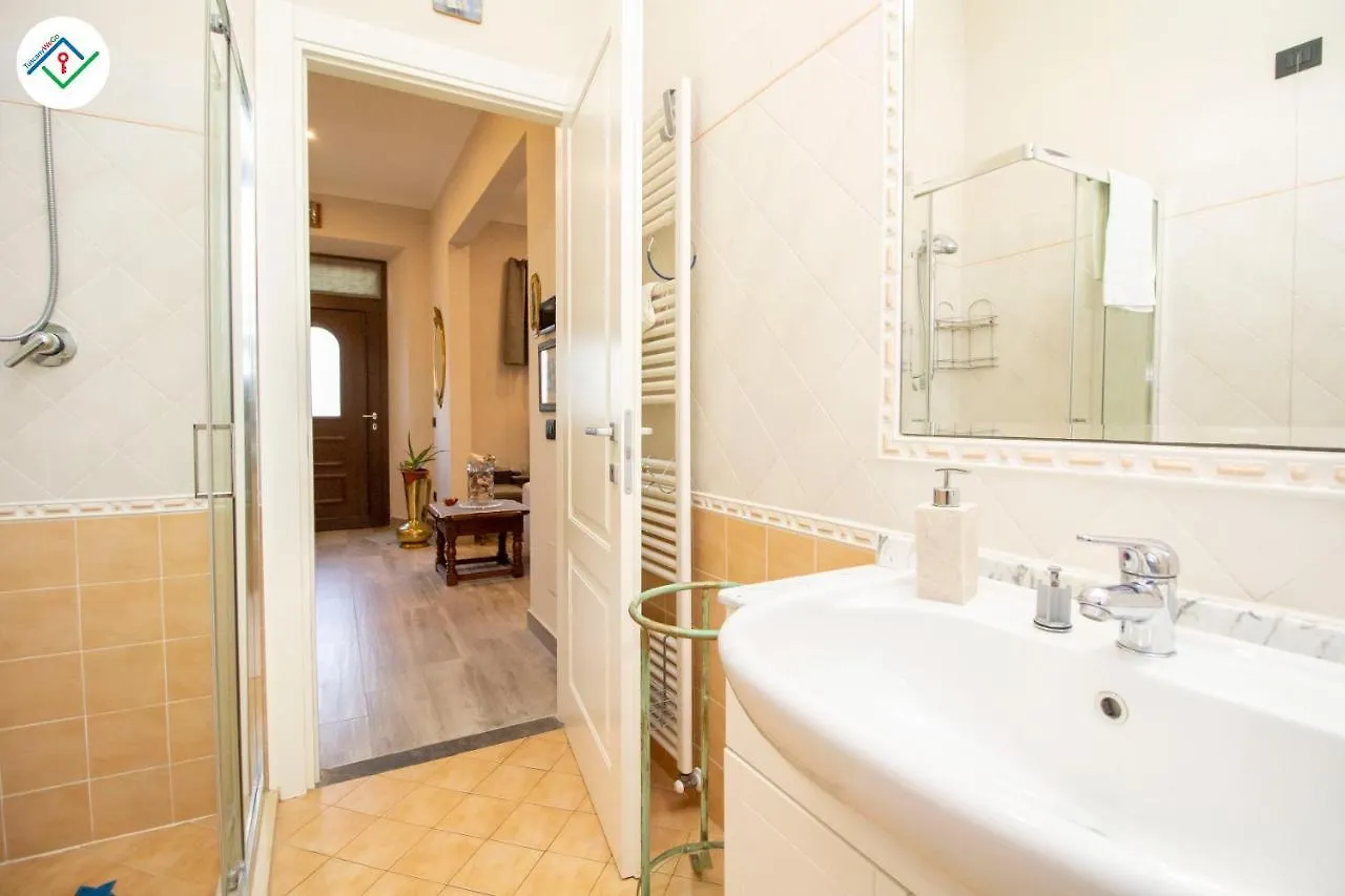 Lucca Mira Apartment